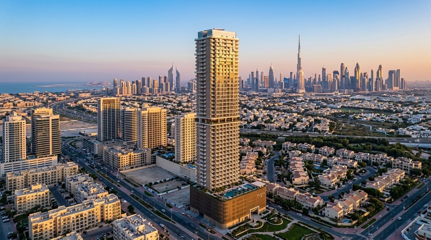 Smukła wieża Elaris Sky w Jumeirah Village Triangle o zachodzie słońca